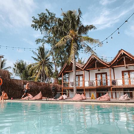 แมดมังกี้ กีลี ตราวางัน Hostel กีลีตราวางัน ภายนอก รูปภาพ